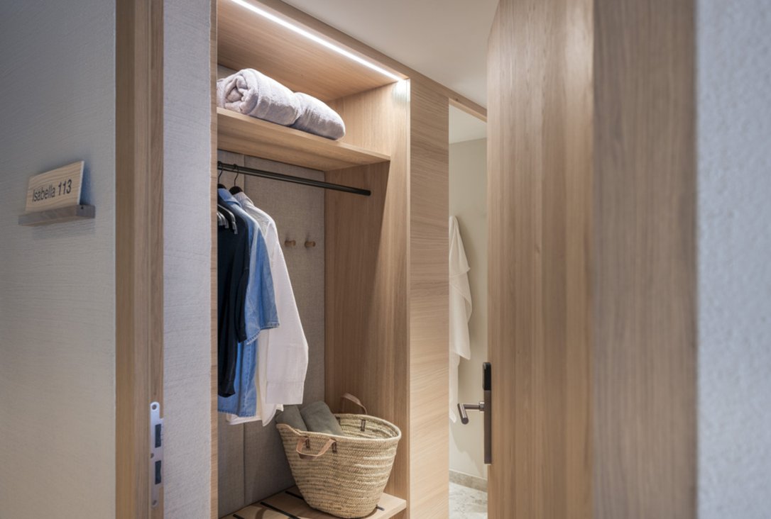 Hotelzimmer Garderobe – Seegut Zeppelin